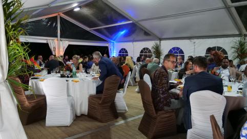 Le dîner organisé à l’issue de la Conférence ministerielle a eu lieu dans les jardins du centre culturel Tjibaou.