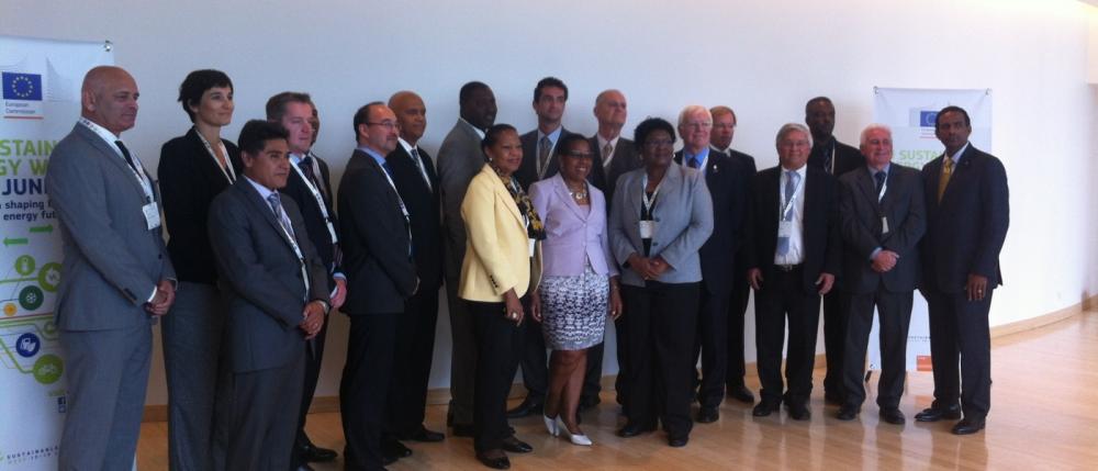 Peggy Roudaut (2ème à droite) au Sommet des Ministres de l'Energie des PTOM du 15 et 16 juin 2015 