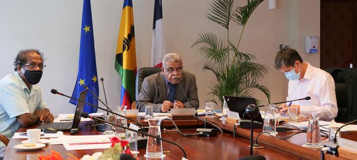 Louis Mapou chaired the OCTA ministerial meeting held on December 1 (December 2 in the morning in Noumea) by videoconference.