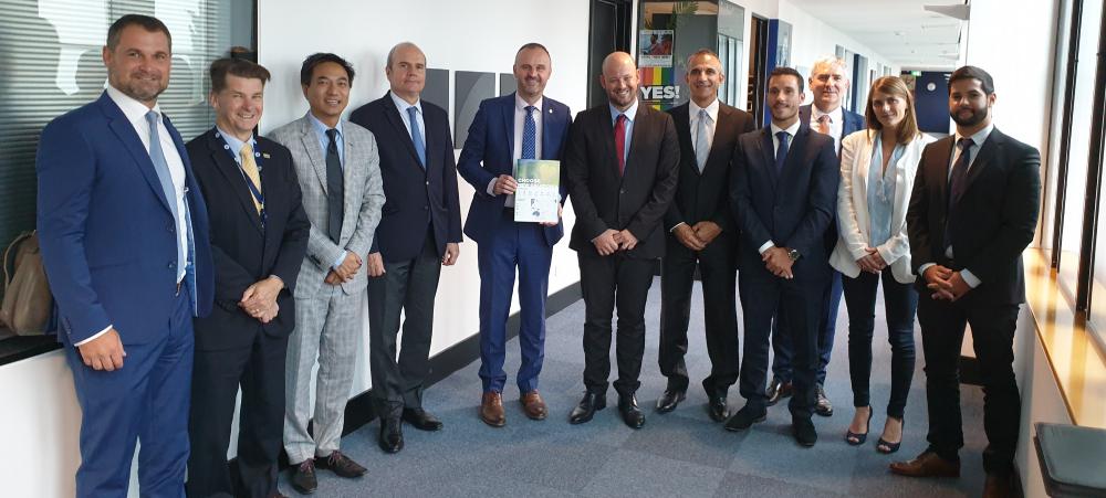 À Canberra, Christopher Gygès s'est entretenu avec Andrew Barr, chef du gouvernement du Territoire de la capitale australienne.