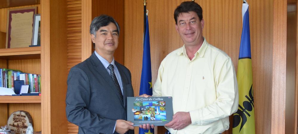 High-level discussions between the European Union's Ambassador to the Pacific, Sujiro Seam and the President of the Government Thierry Santa. High-level discussions between the European Union's Ambassador to the Pacific, Sujiro Seam and the President of the Government Thierry Santa.