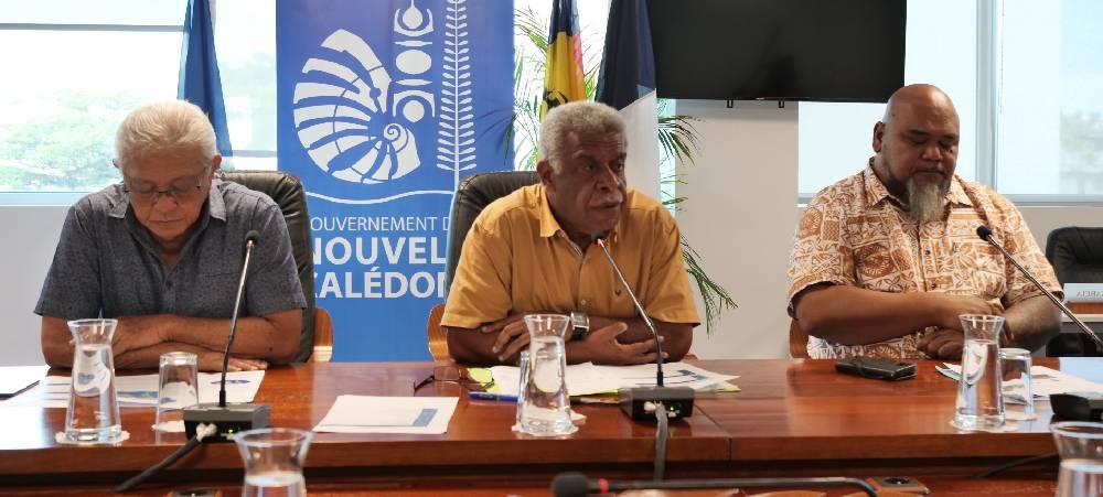 Le forum a été présenté lors d’une conférence de presse animée par le président Louis Mapou, accompagné par Yannick Slamet et Vaimu’a Muliava, membres du gouvernement. Le forum a été présenté lors d’une conférence de presse animée par le président Louis Mapou, accompagné par Yannick Slamet et Vaimu’a Muliava, membres du gouvernement.